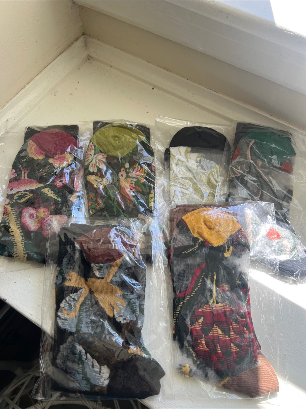 6 pairs of sheer floral socks 🌻